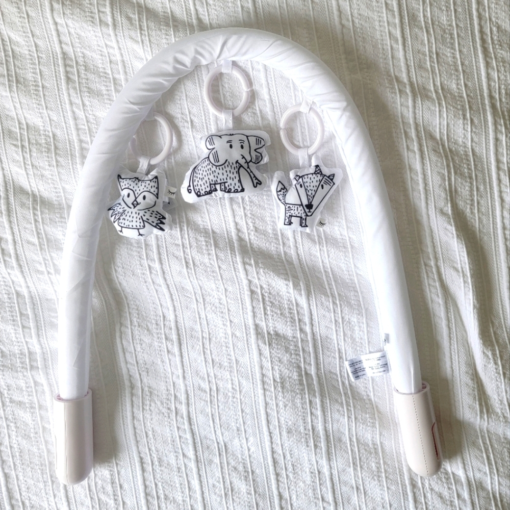 DockATot Toy Arch and Cheeky Chums Toy Set